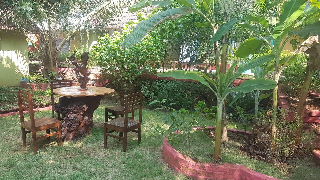 Curlies Zulu Land Hostel Anjuna Luaran gambar